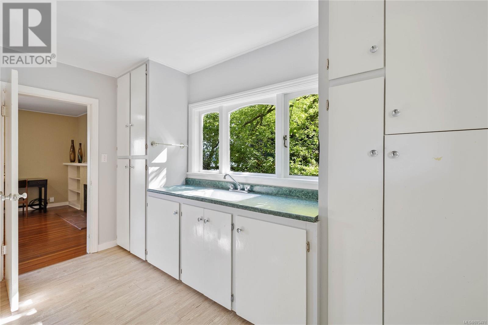 Photo 6 of 171 Fulford Ganges Rd, Salt Spring BC