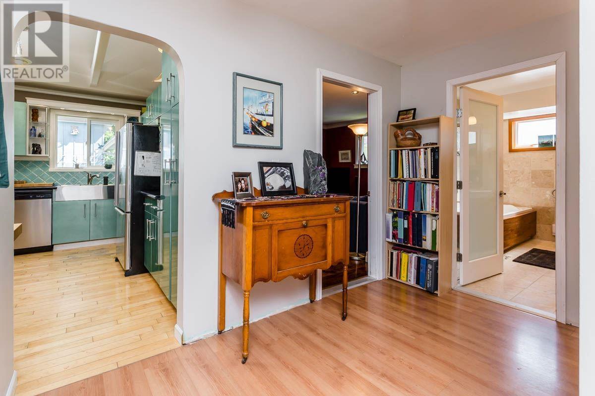 923 QUADLING AVENUE, Coquitlam real estate listing R2913889