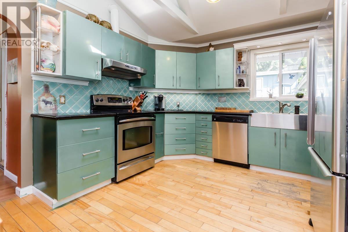 923 QUADLING AVENUE, Coquitlam real estate listing R2913889