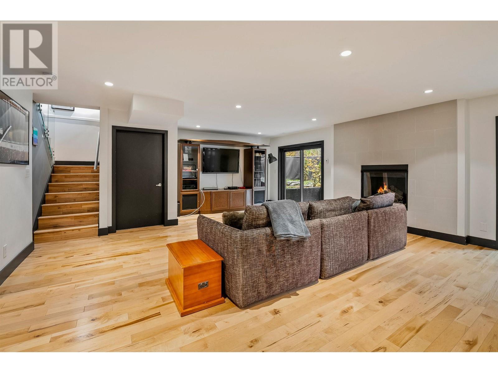 7098 NESTERS ROAD, Whistler real estate listing R2939418