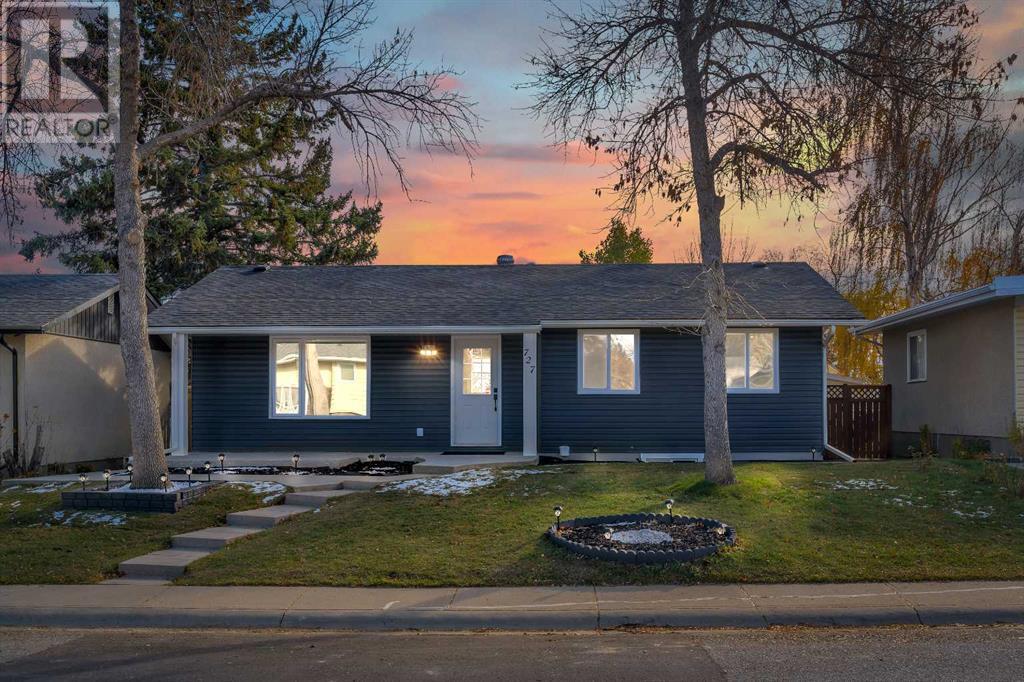 727 Hunterston Road NW, Calgary, Alberta