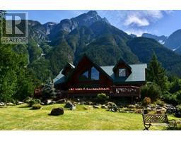Den - 3531 Mackenzie 20 Highway, Hagensborg, BC V0T1H0 Photo 8