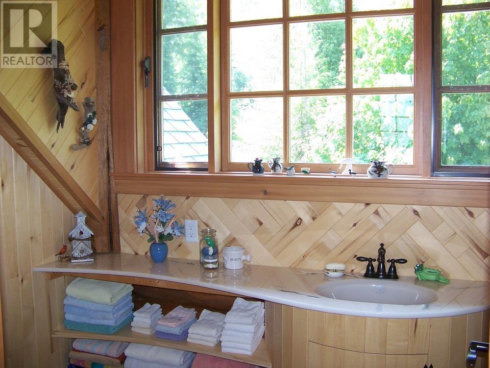 3531 MACKENZIE 20 HIGHWAY - 36