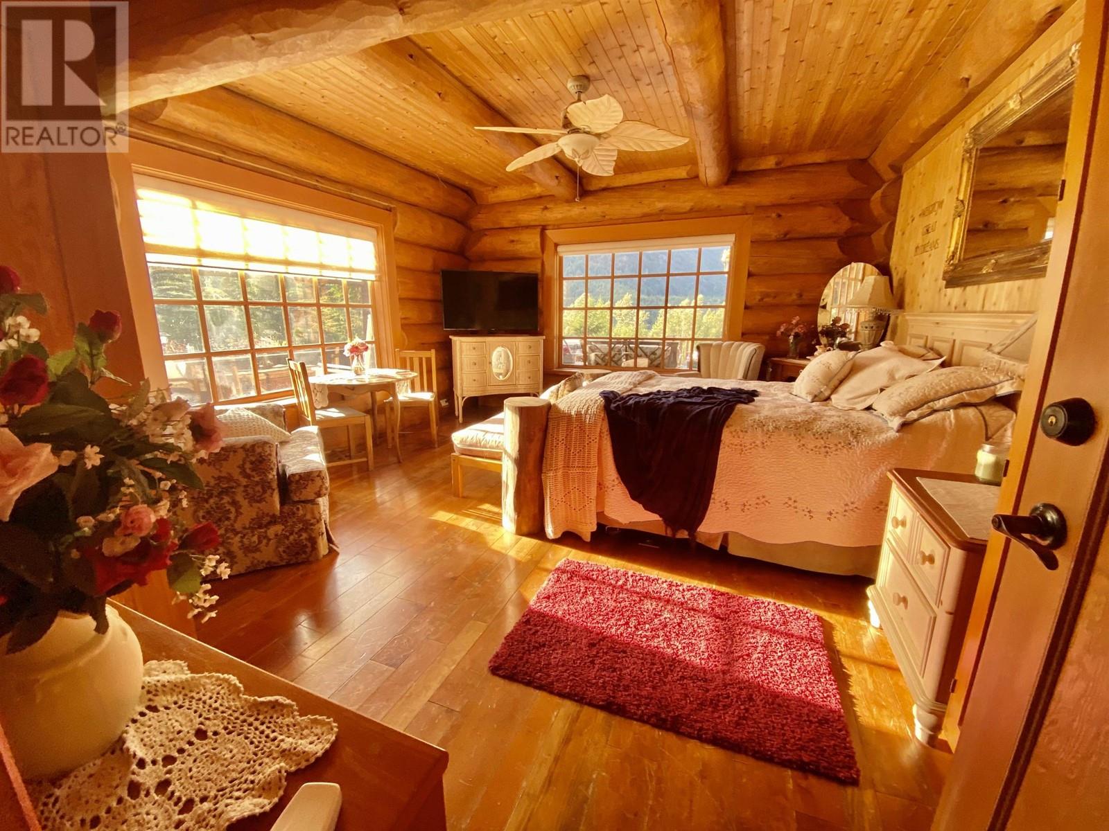 3531 MACKENZIE 20 HIGHWAY - 30