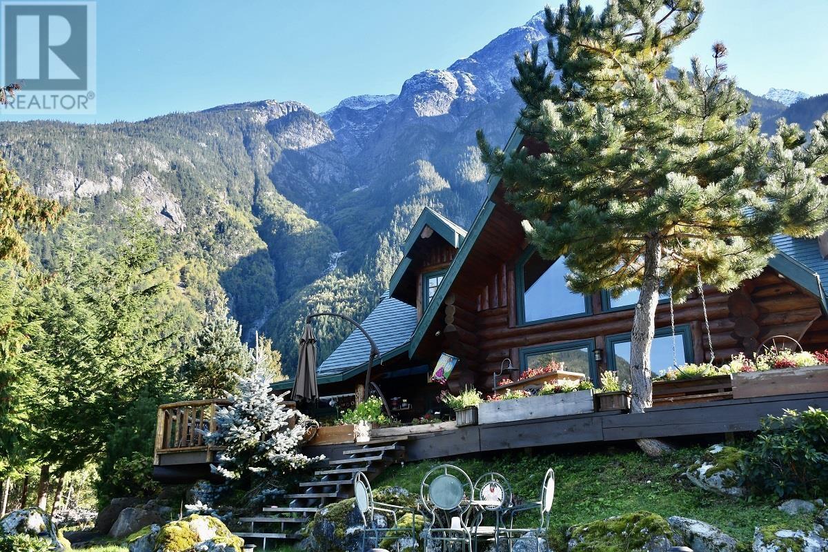 3531 MACKENZIE 20 HIGHWAY - 4