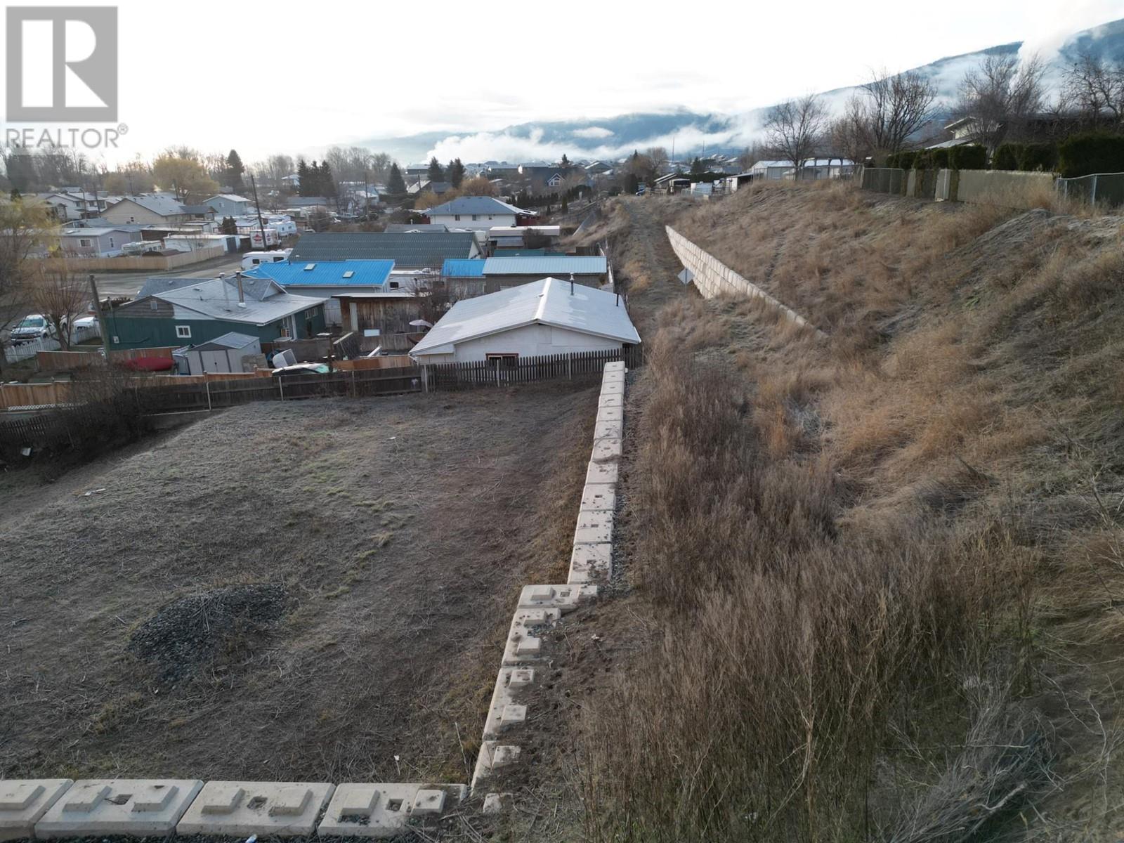  1305 Fir Avenue, Merritt