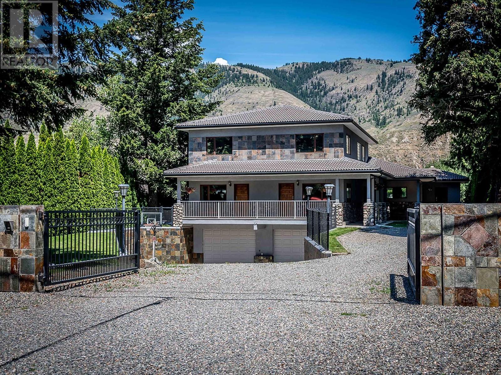 2736 THOMPSON Drive, Kamloops
