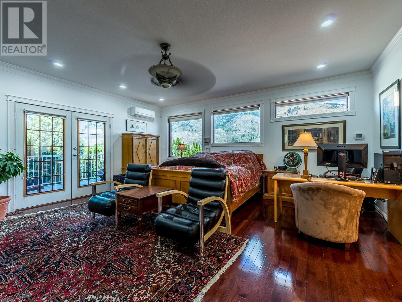2736 THOMPSON Drive, Kamloops