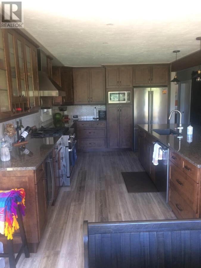 725 YATES Road, Kamloops