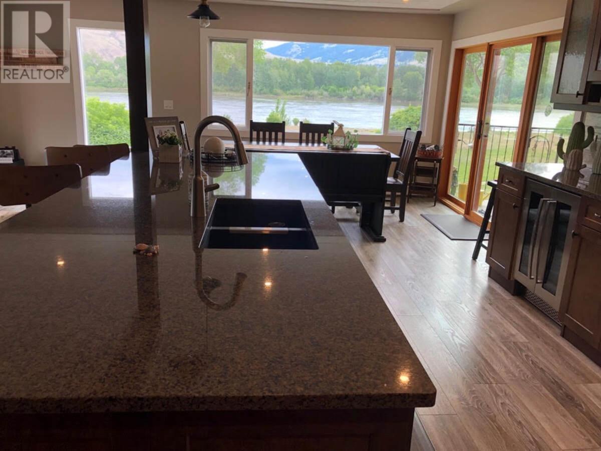 725 YATES Road, Kamloops