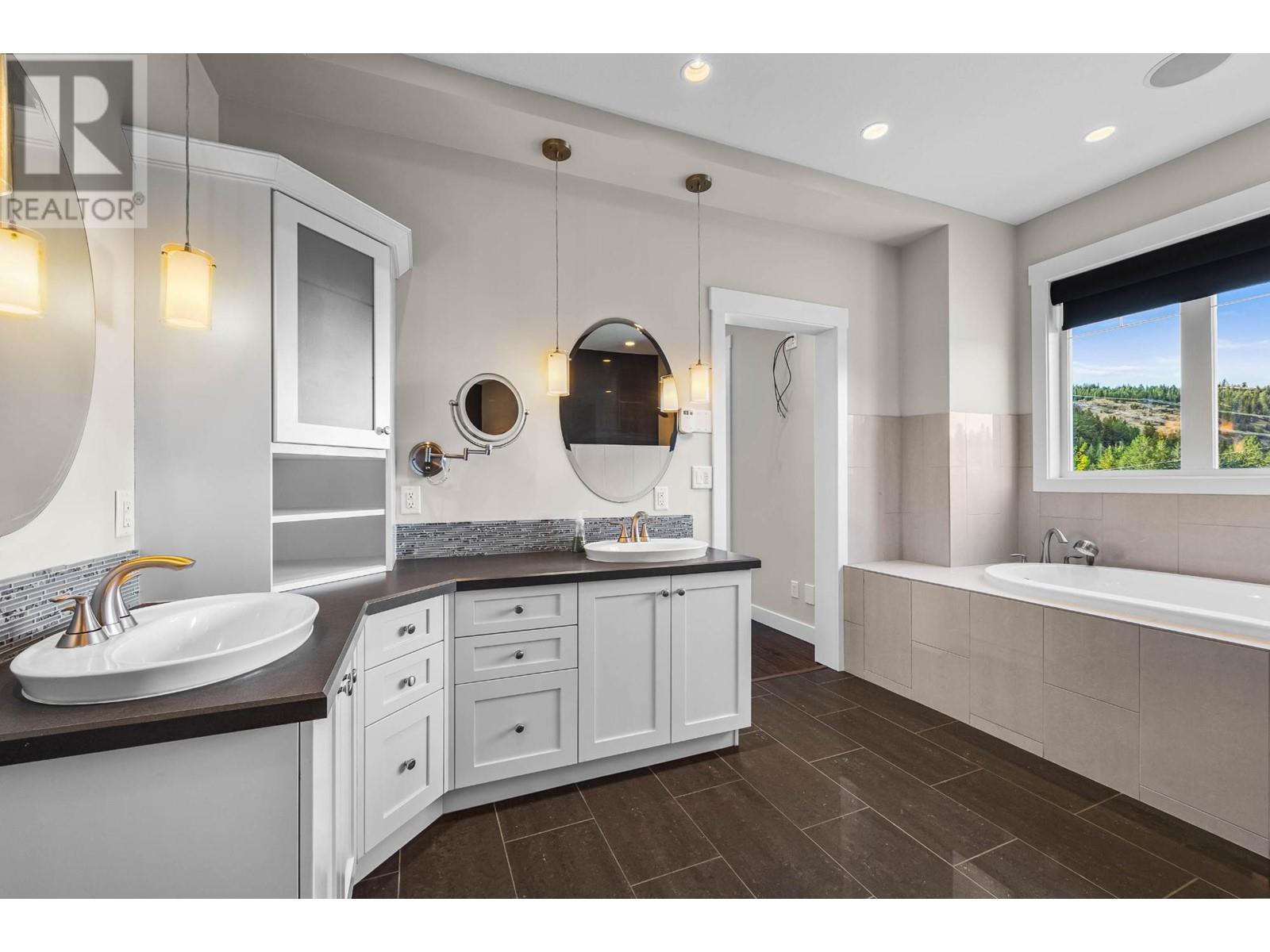 2600 KAML VERNON Highway, Kamloops