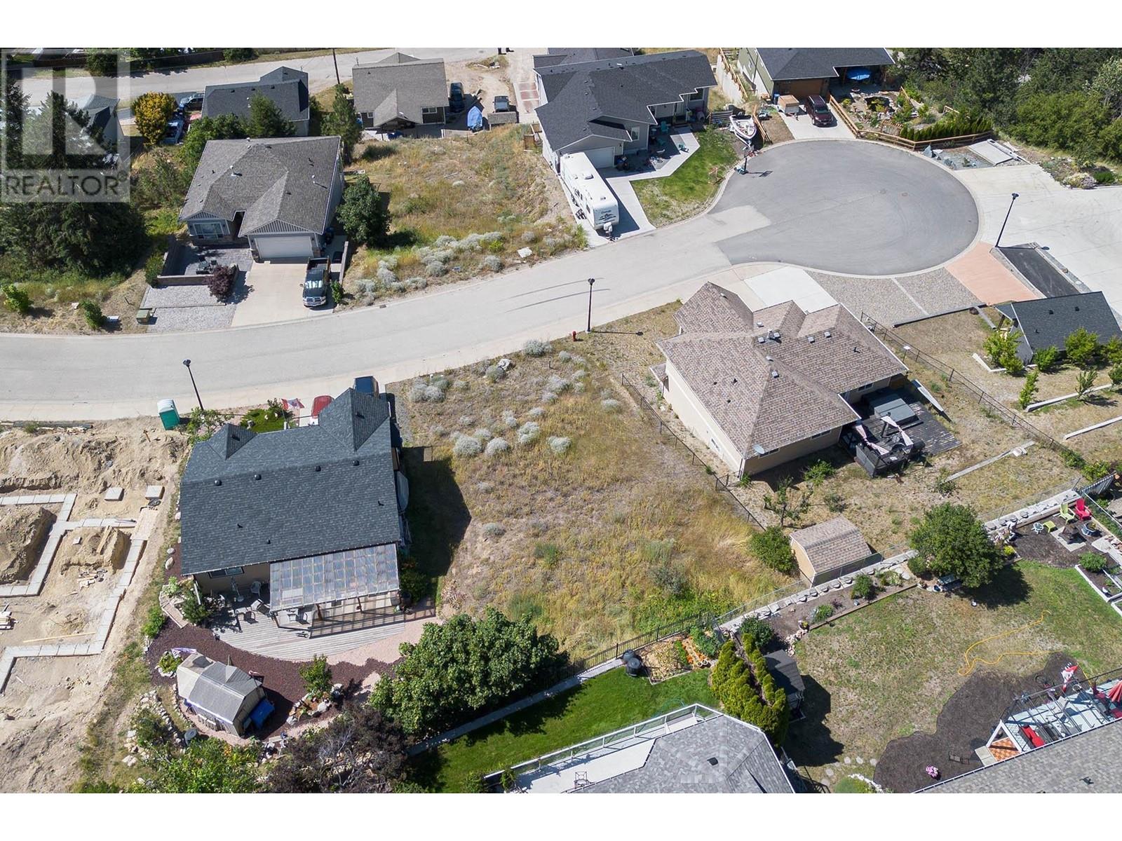 Photo 7 of 1249 Montgomery Place, Chase BC