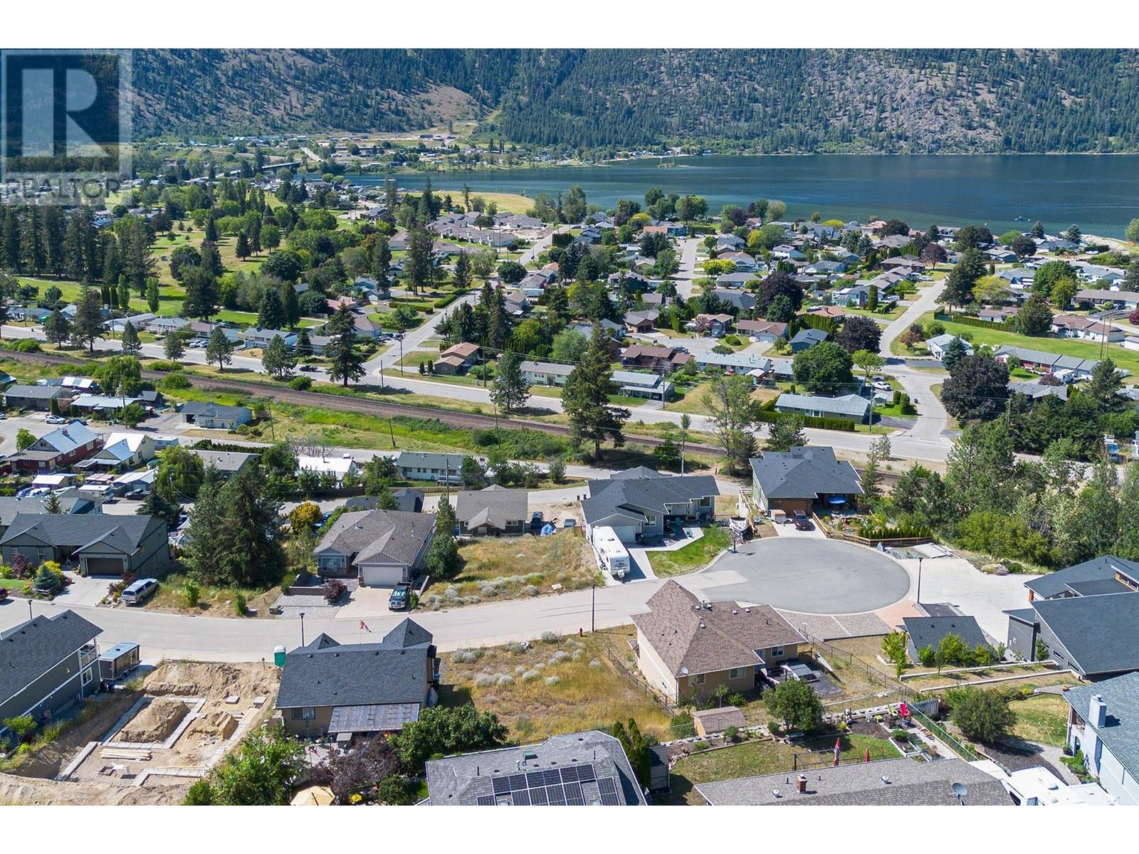 Photo 6 of 1249 Montgomery Place, Chase BC
