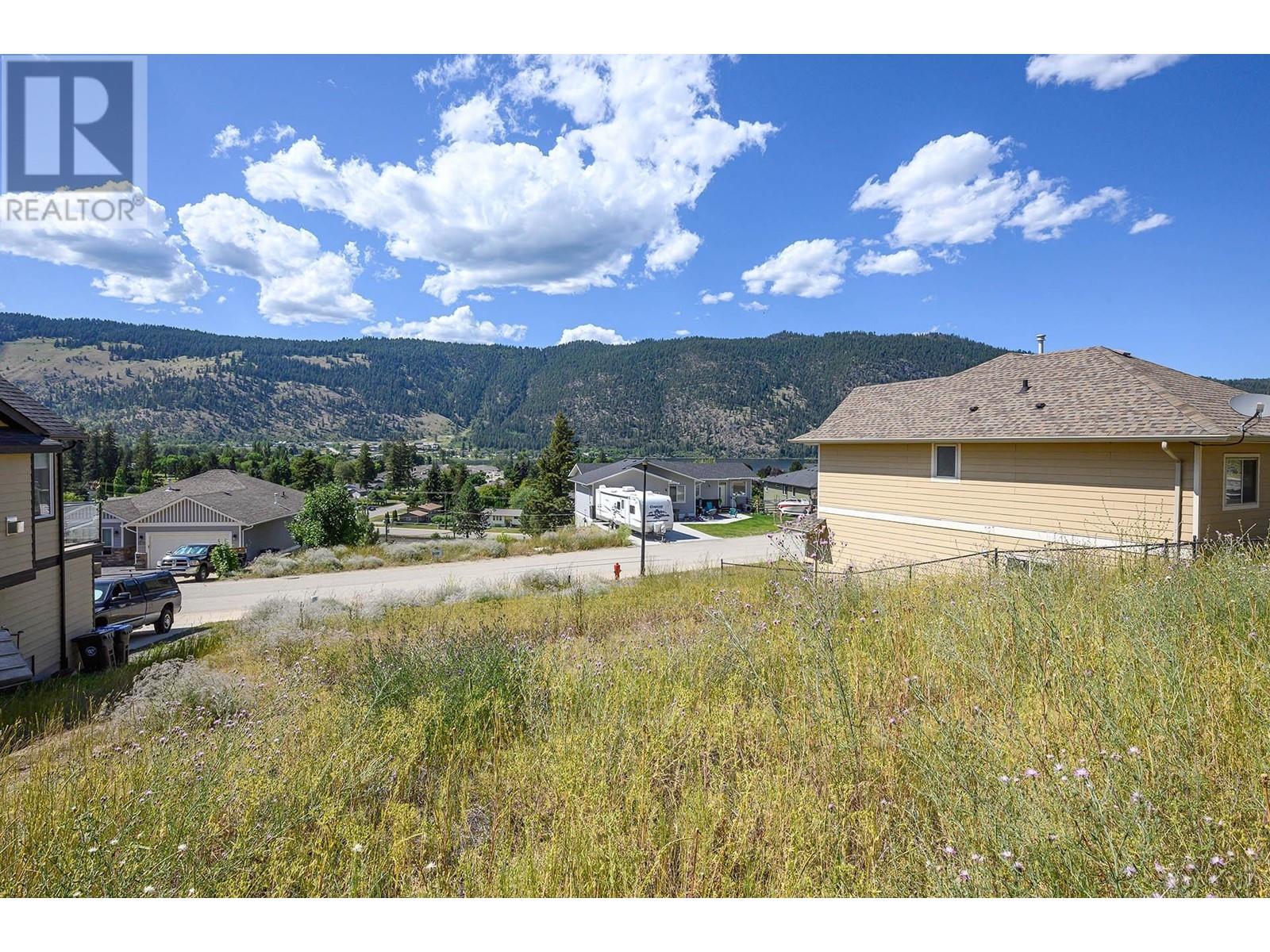 Photo 3 of 1249 Montgomery Place, Chase BC