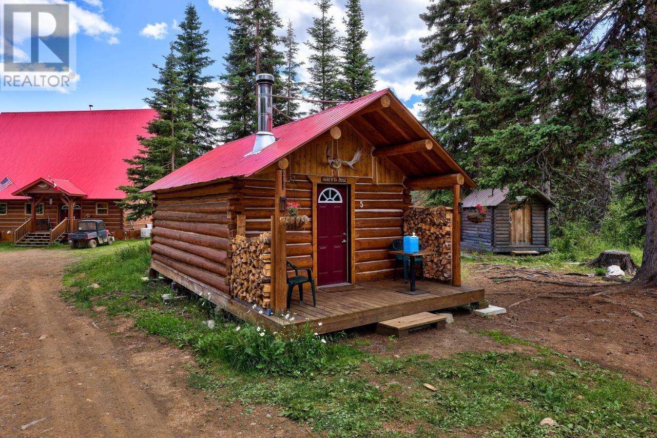 TAWEEL LAKE Road, Little Fort