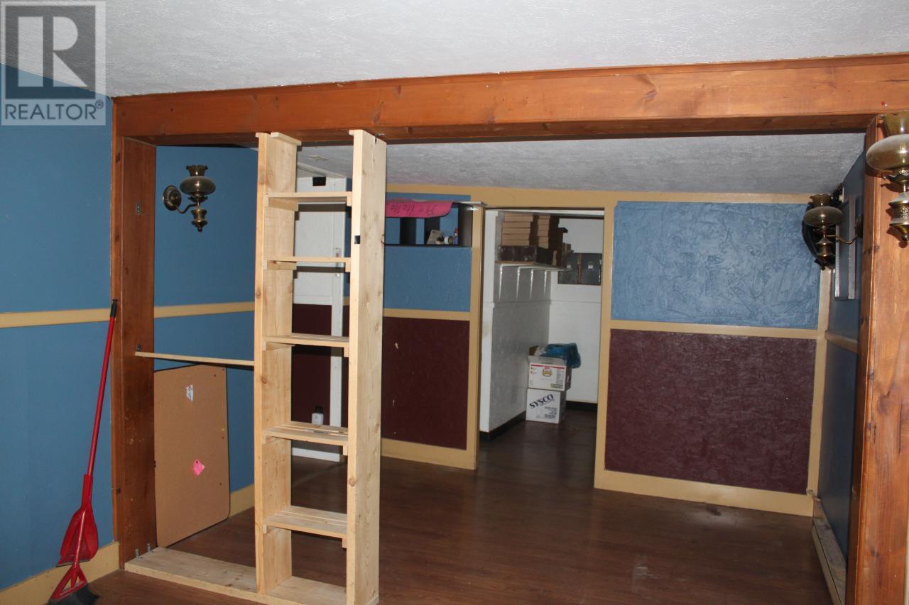  93 5TH  NW Avenue, Nakusp