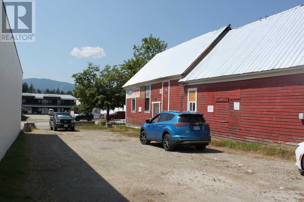  93 5TH  NW Avenue, Nakusp