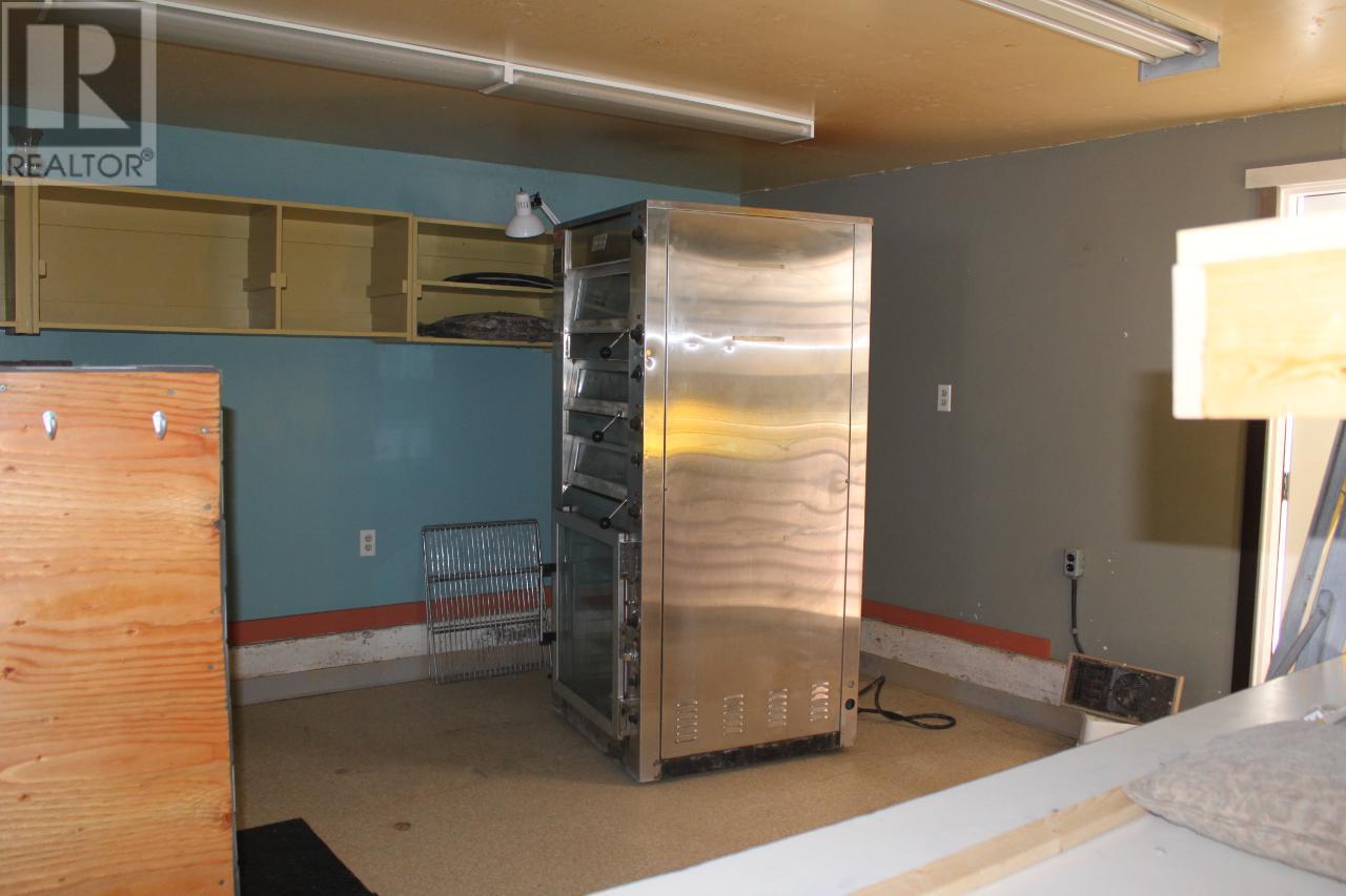  93 5TH  NW Avenue, Nakusp