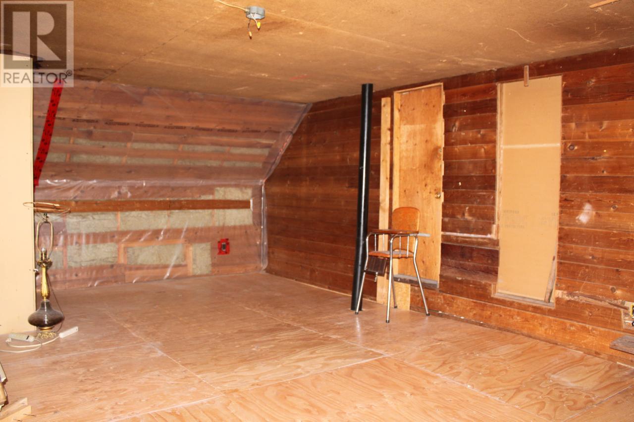  93 5TH  NW Avenue, Nakusp