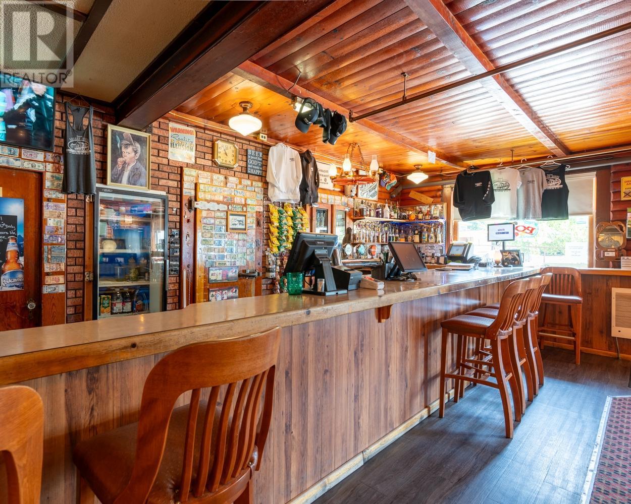 92 4TH Avenue, Nakusp