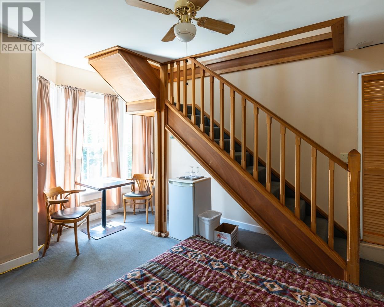92 4TH Avenue, Nakusp