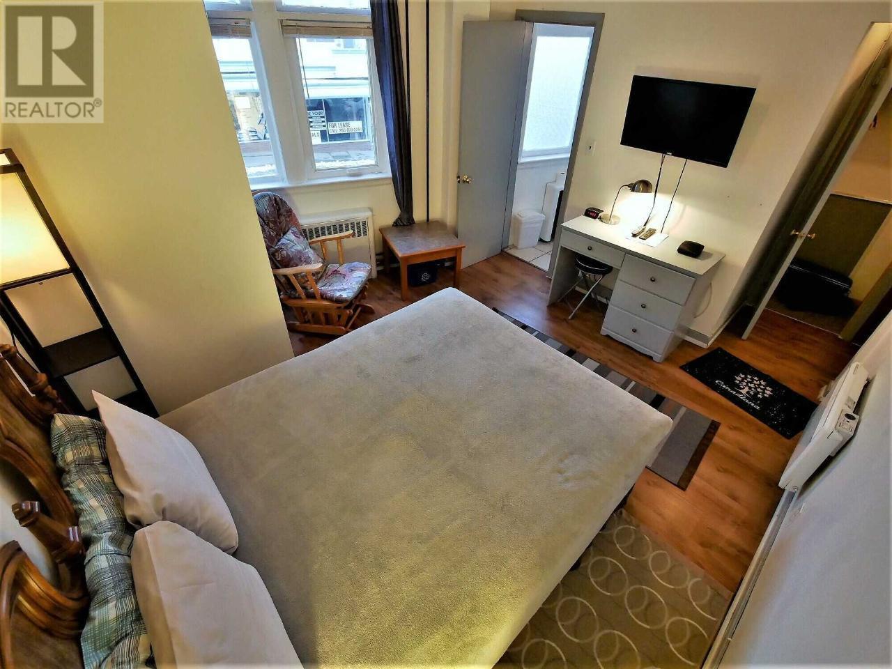  330 COLUMBIA Avenue, Castlegar