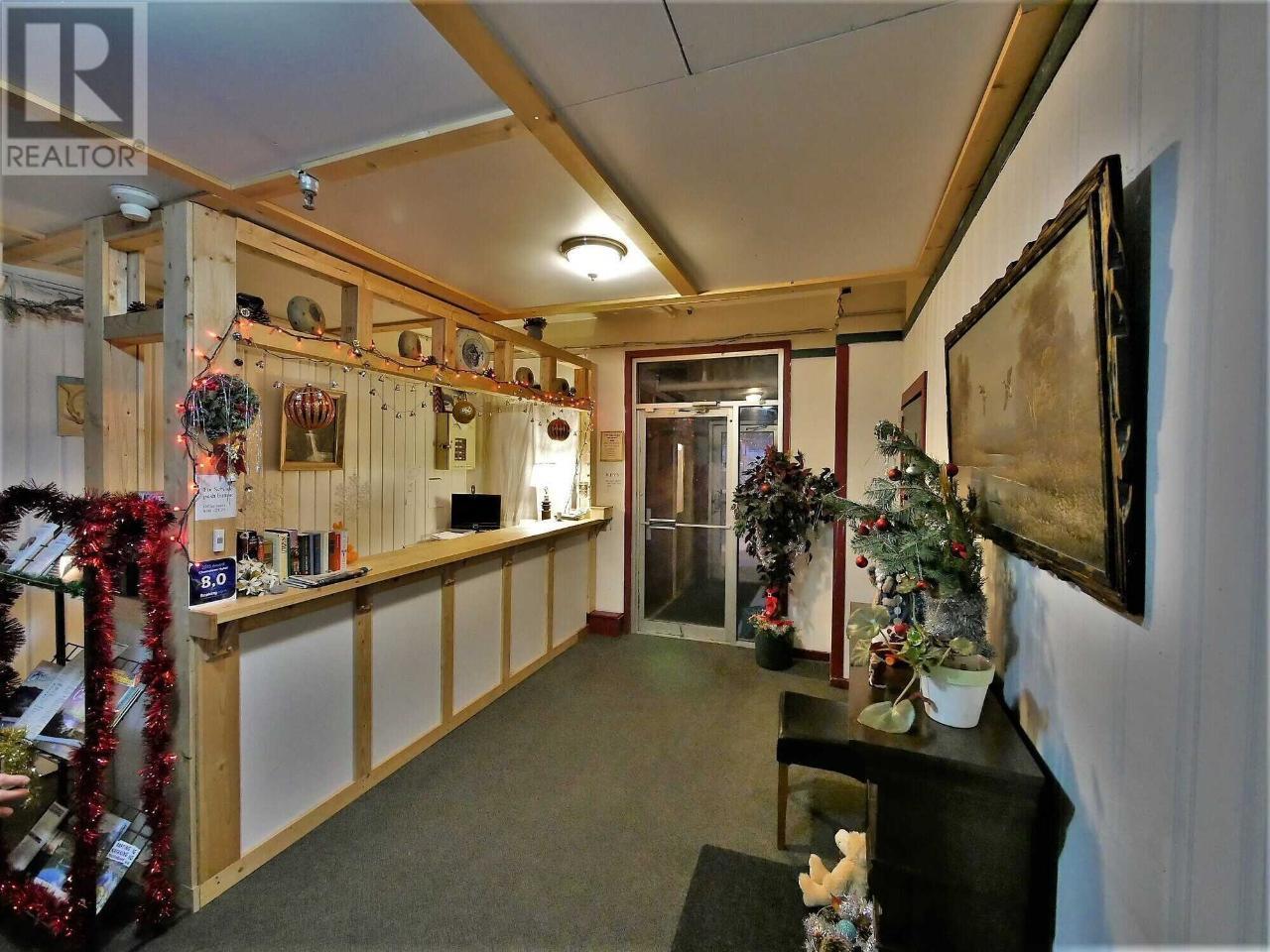  330 COLUMBIA Avenue, Castlegar