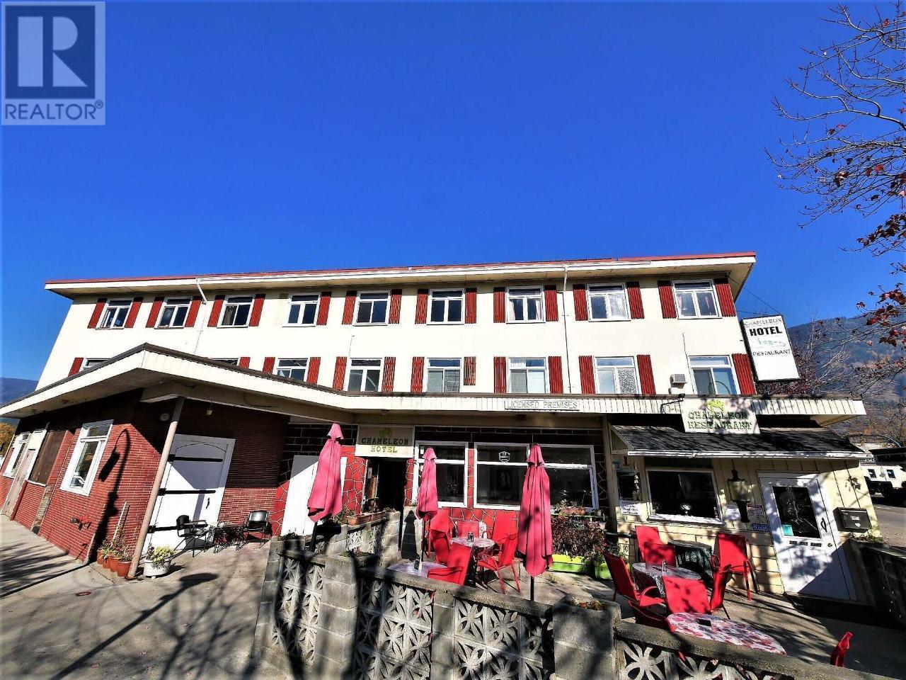 330 COLUMBIA Avenue, Castlegar