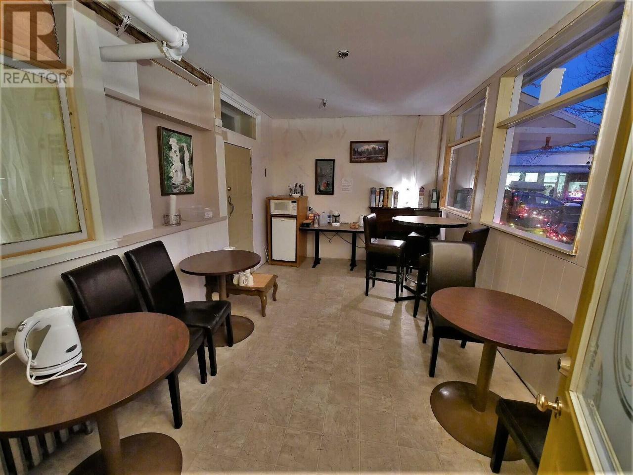  330 COLUMBIA Avenue, Castlegar