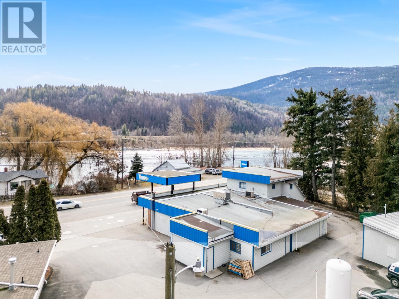  2593 Broadwater Road, Castlegar