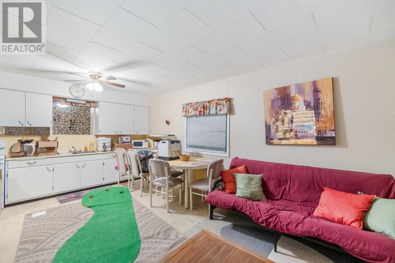  2593 Broadwater Road, Castlegar