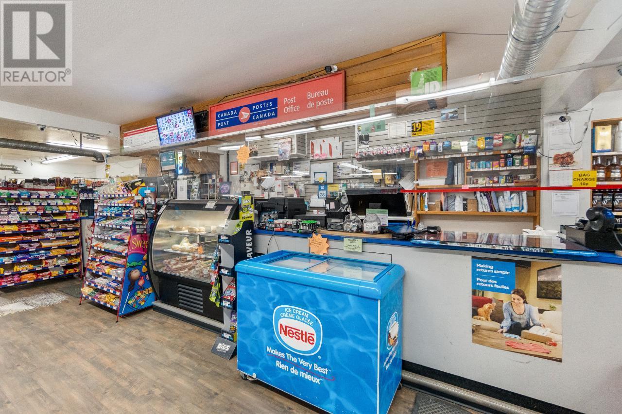  2593 Broadwater Road, Castlegar