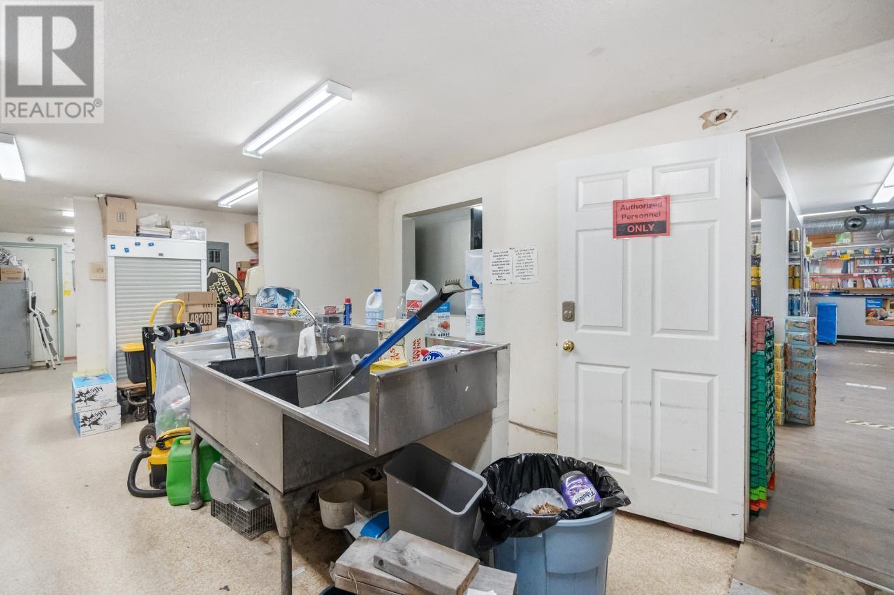 2593 Broadwater Road, Castlegar