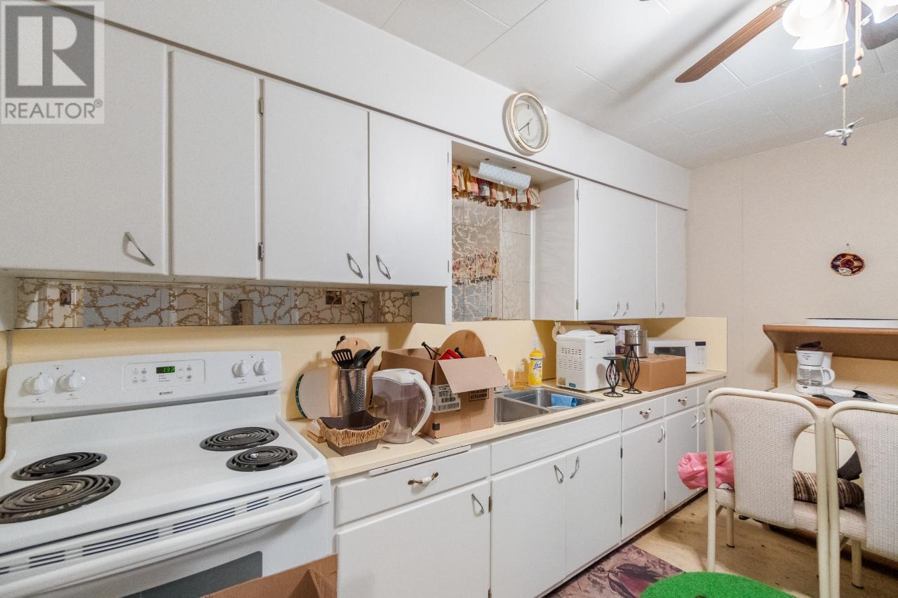  2593 Broadwater Road, Castlegar