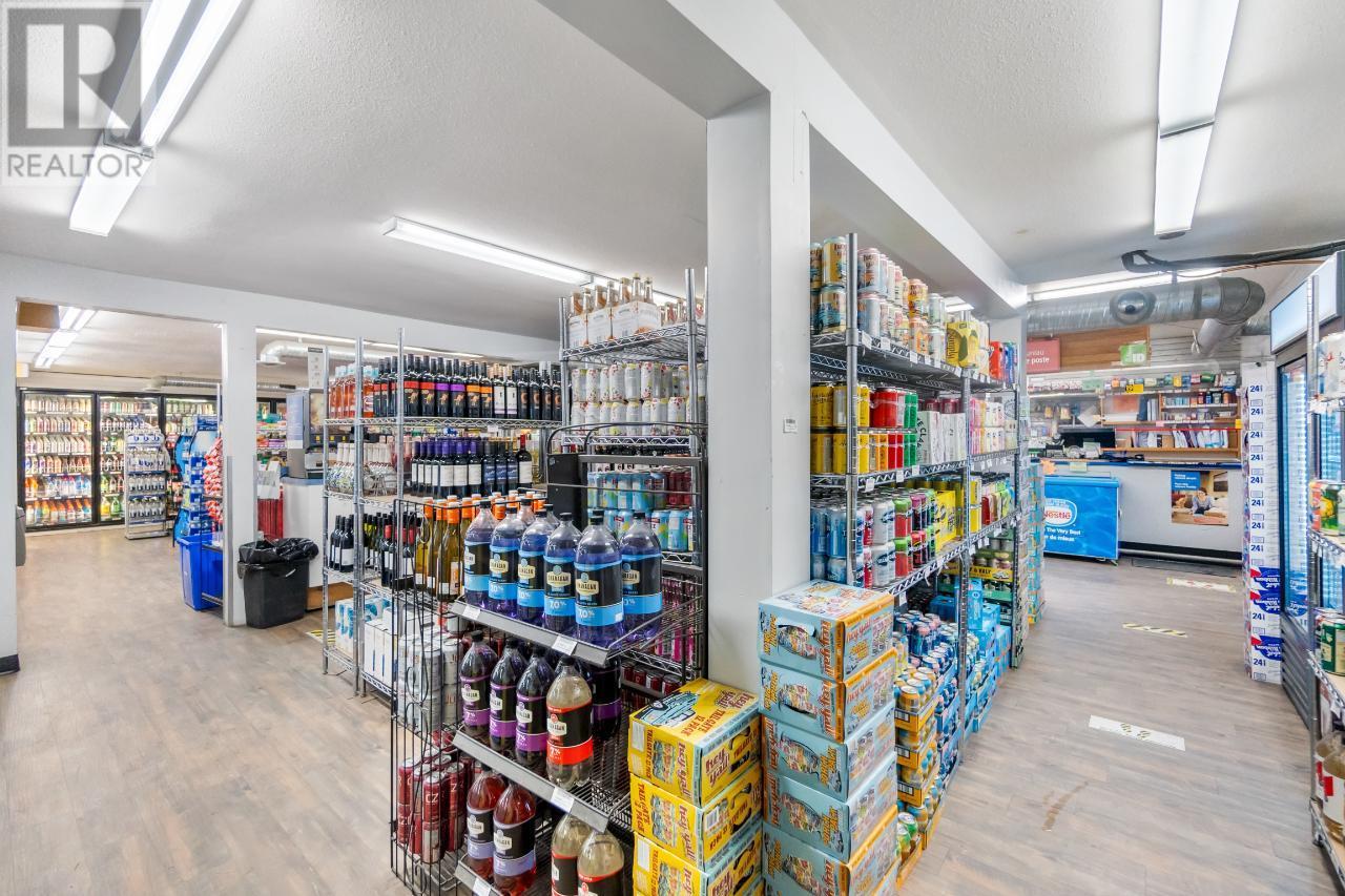  2593 Broadwater Road, Castlegar