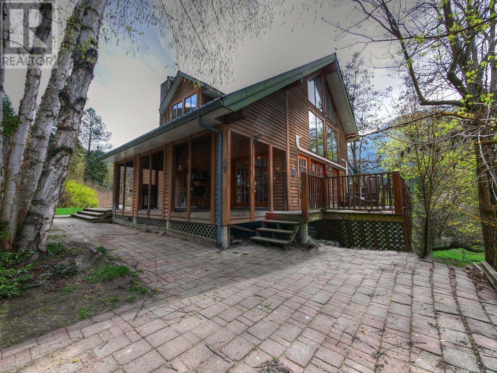 2960 UPPER SLOCAN PARK Road, Slocan Park