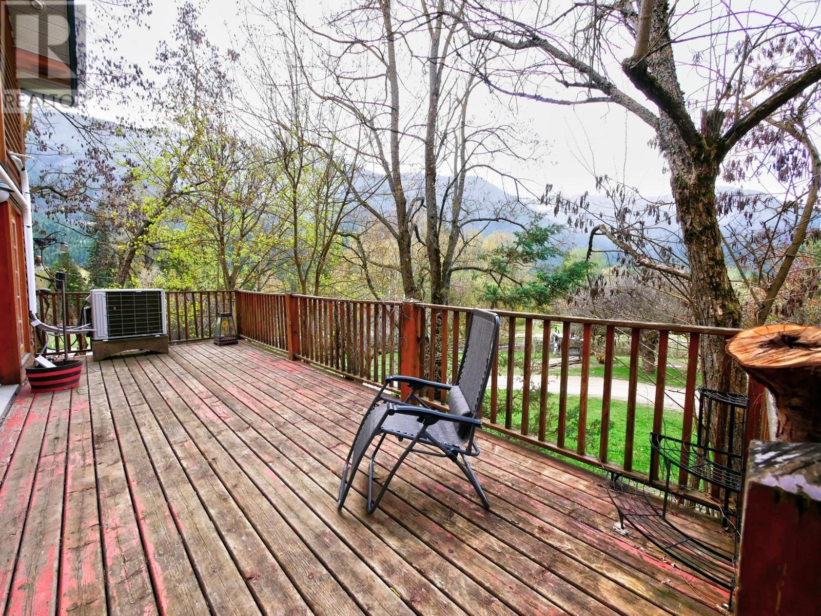 2960 UPPER SLOCAN PARK Road, Slocan Park