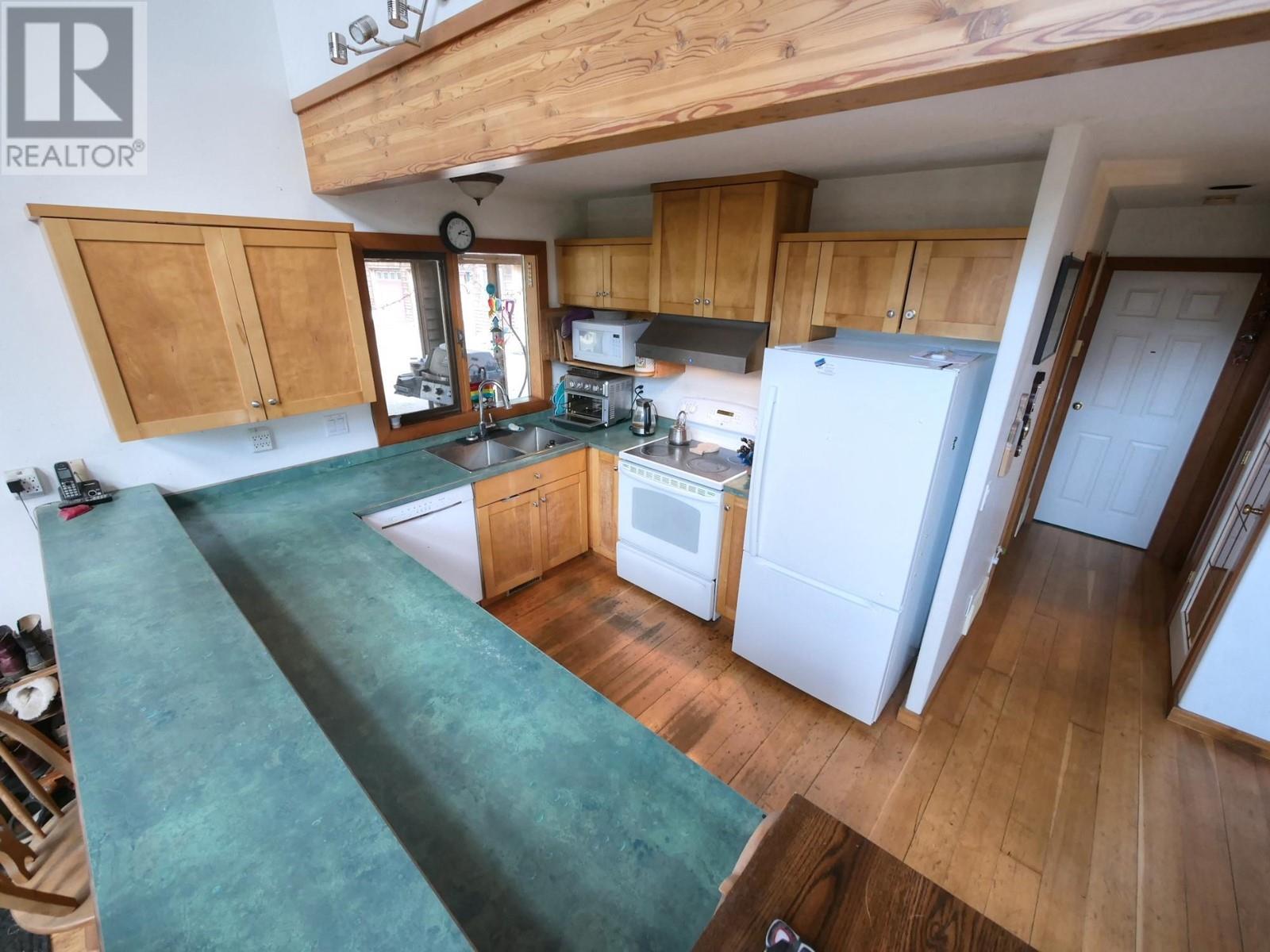 2960 UPPER SLOCAN PARK Road, Slocan Park