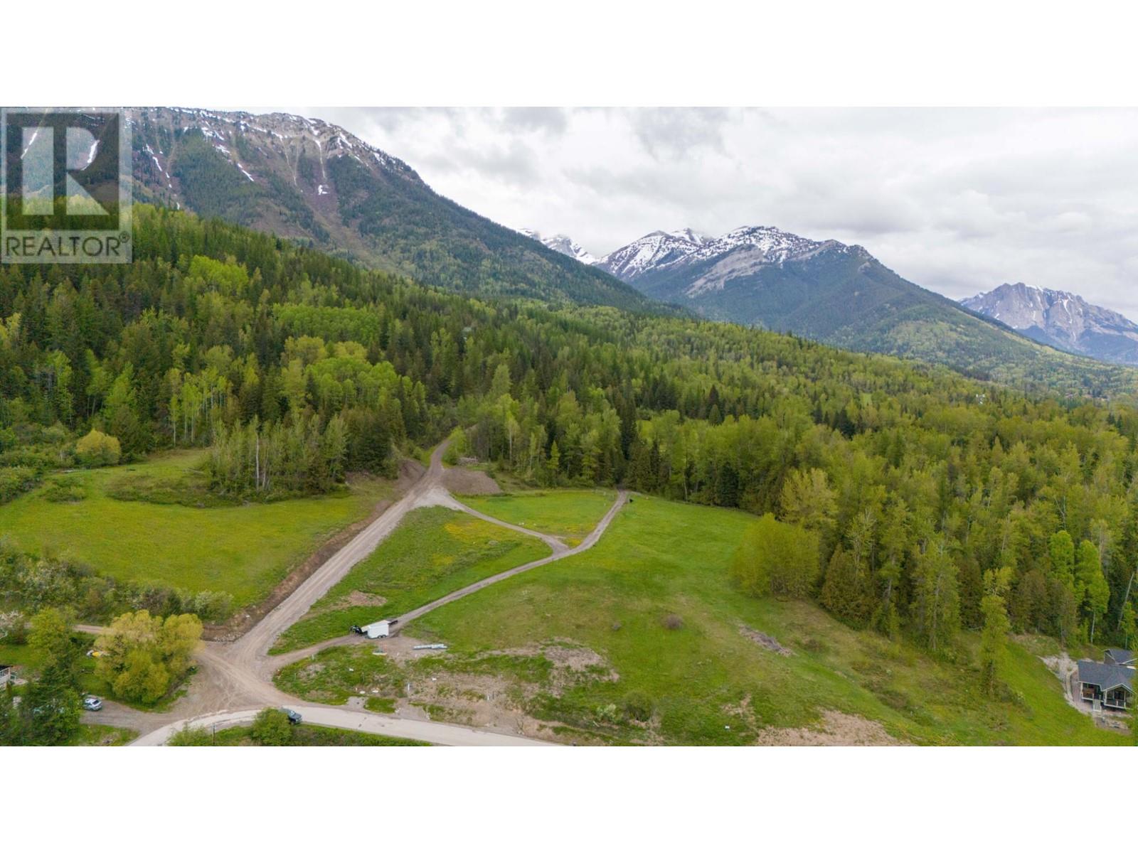 1673 MCLEOD Avenue, Fernie