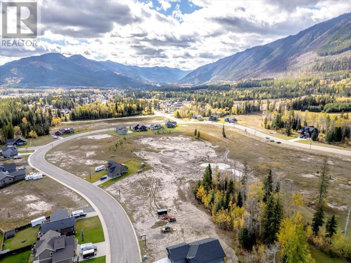 Photo 17 of 2107 Whiskey Jack Drive, Sparwood BC