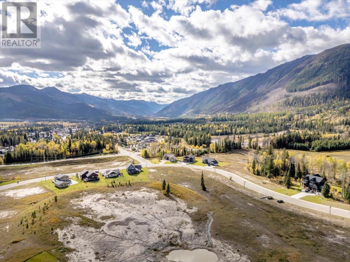 Photo 18 of 2107 Whiskey Jack Drive, Sparwood BC