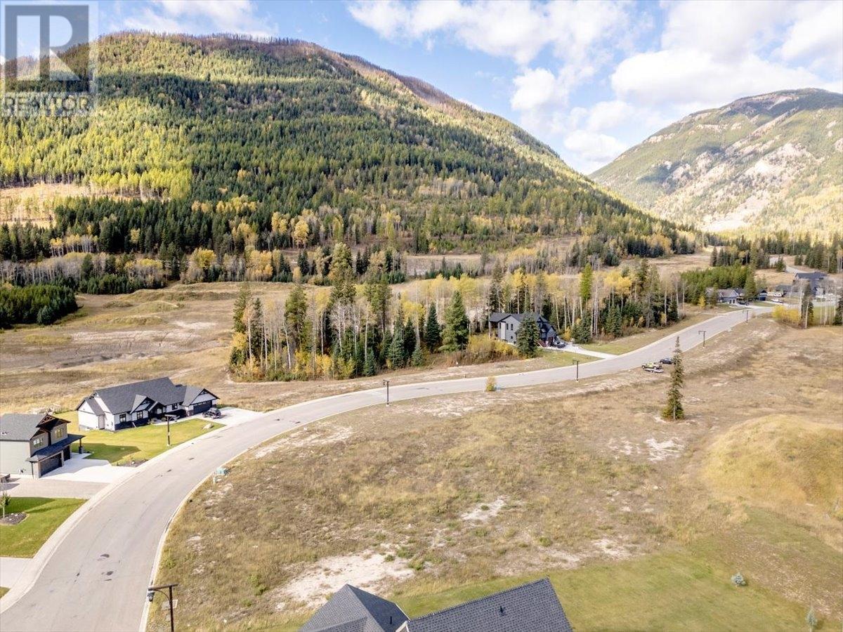 Photo 12 of 2107 Whiskey Jack Drive, Sparwood BC