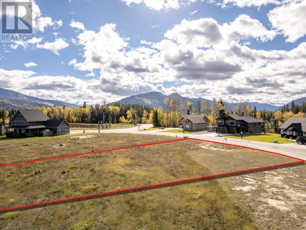 Photo 2 of 2107 Whiskey Jack Drive, Sparwood BC