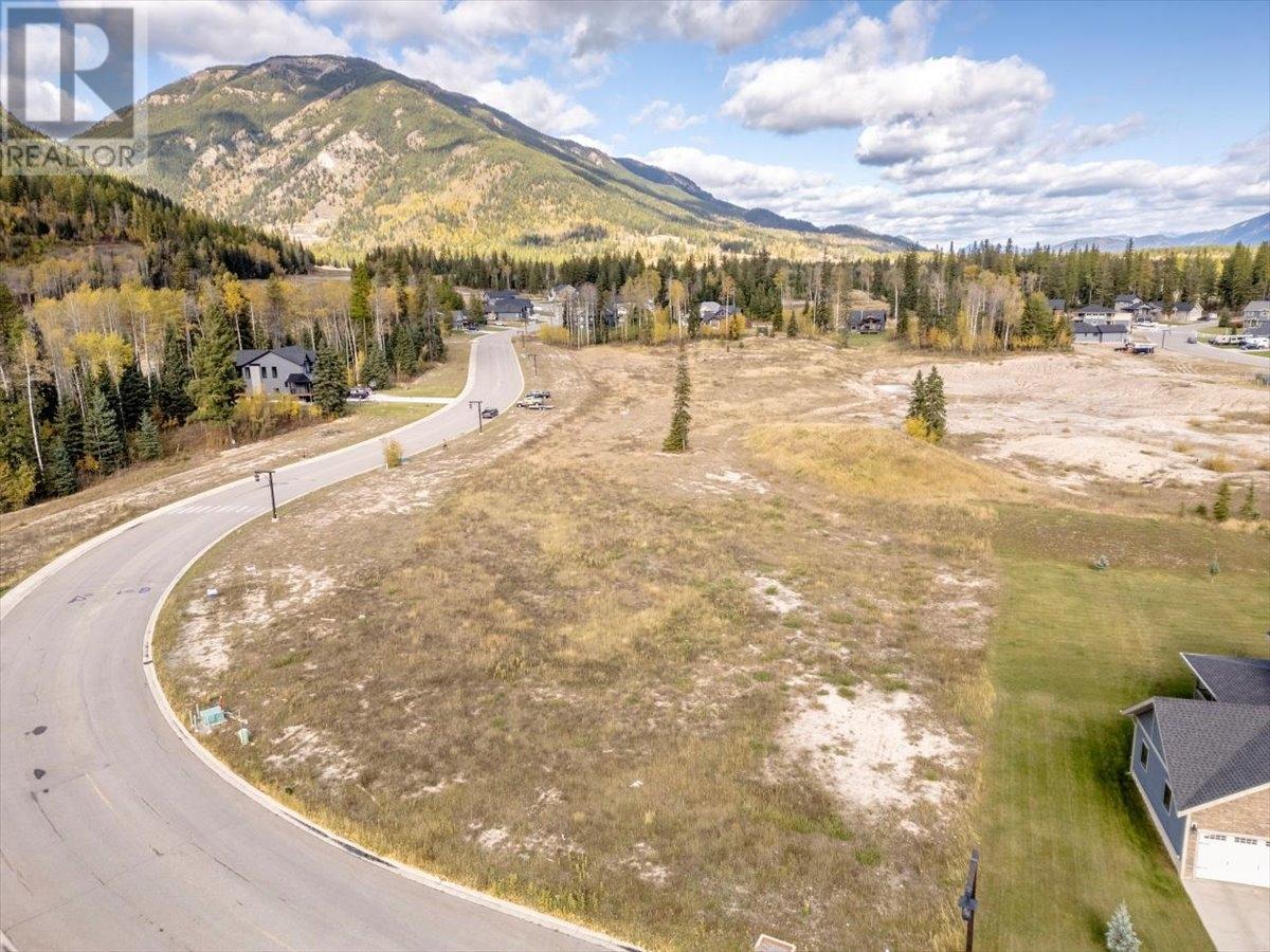 Photo 10 of 2107 Whiskey Jack Drive, Sparwood BC