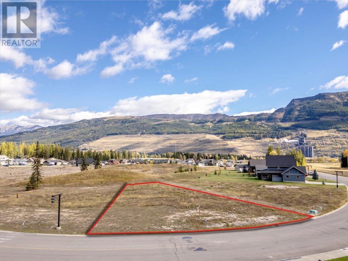 Photo 5 of 2107 Whiskey Jack Drive, Sparwood BC