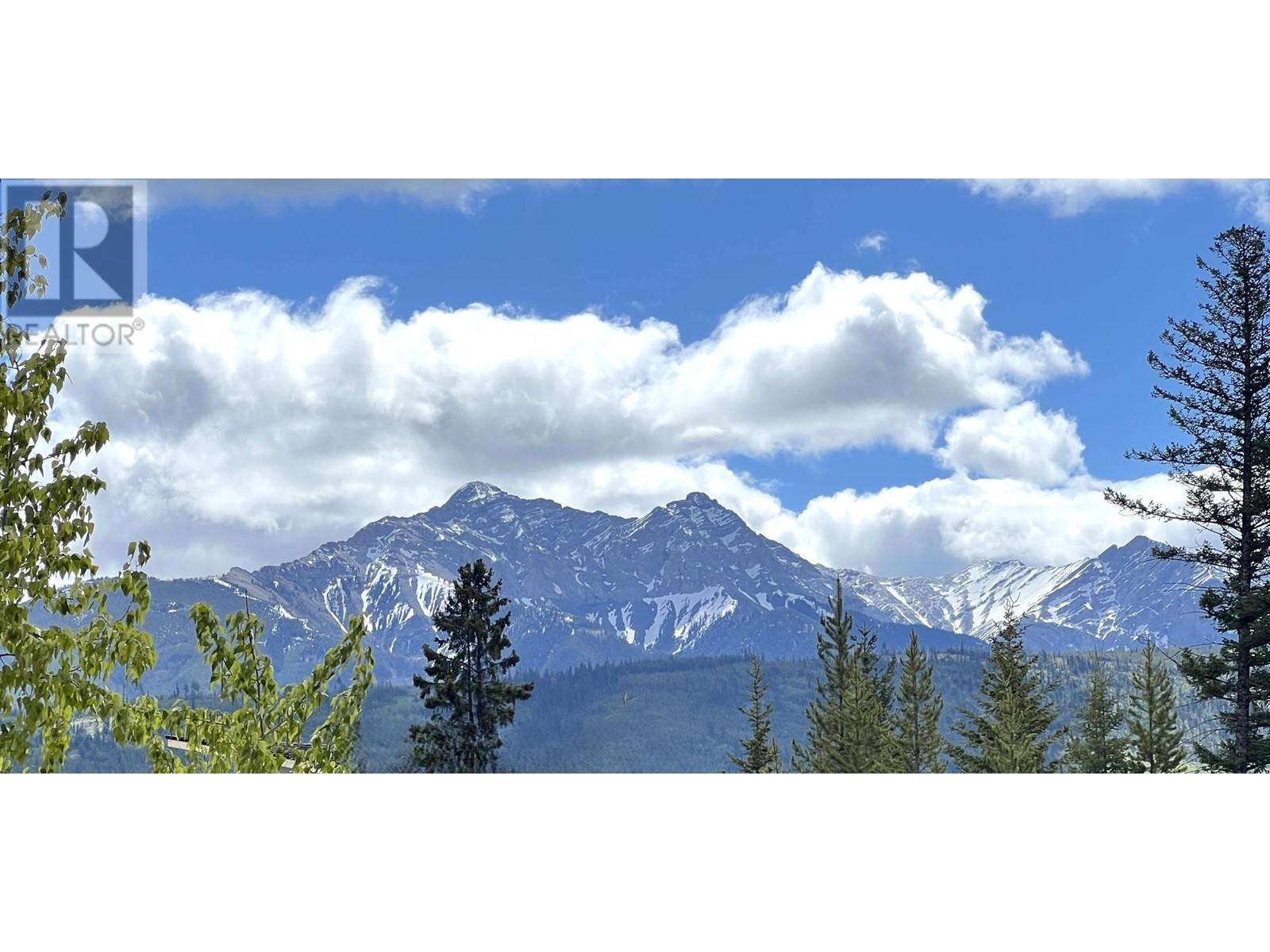 Photo 5 of 4 Dallas Place, Elkford BC