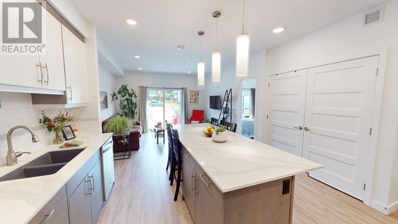 #2102 410 5TH  S AVENUE - Image 2
