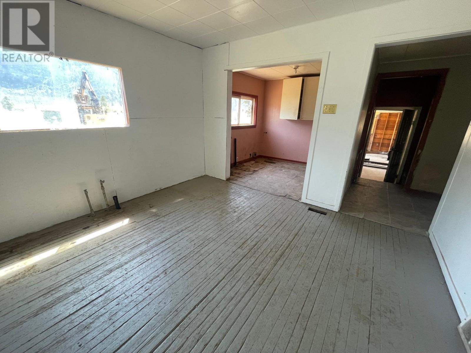 2635 CARSON Road, Grand Forks