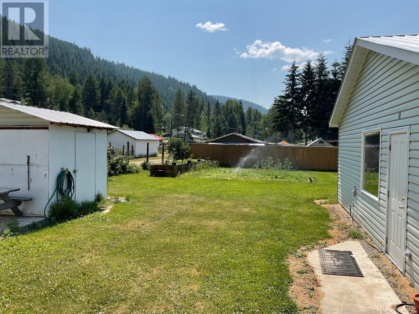 618 KIMBERLEY AVENUE N - 10