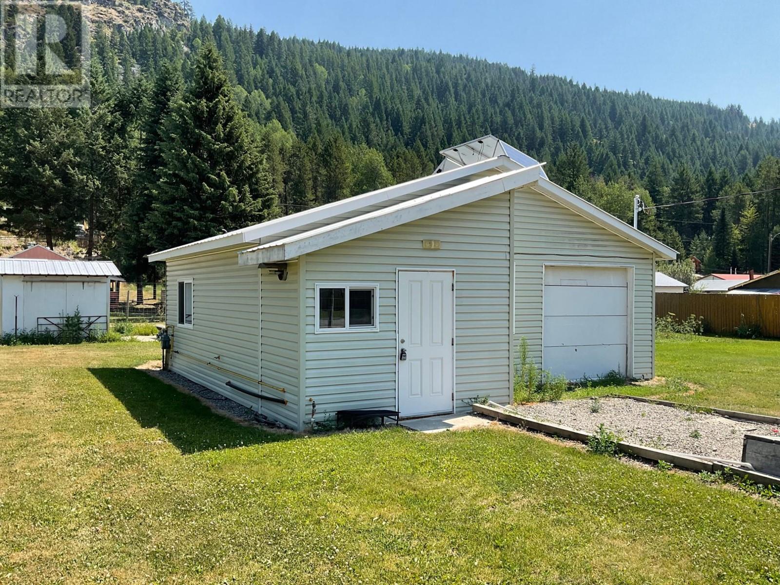 618 KIMBERLEY AVENUE N - 6